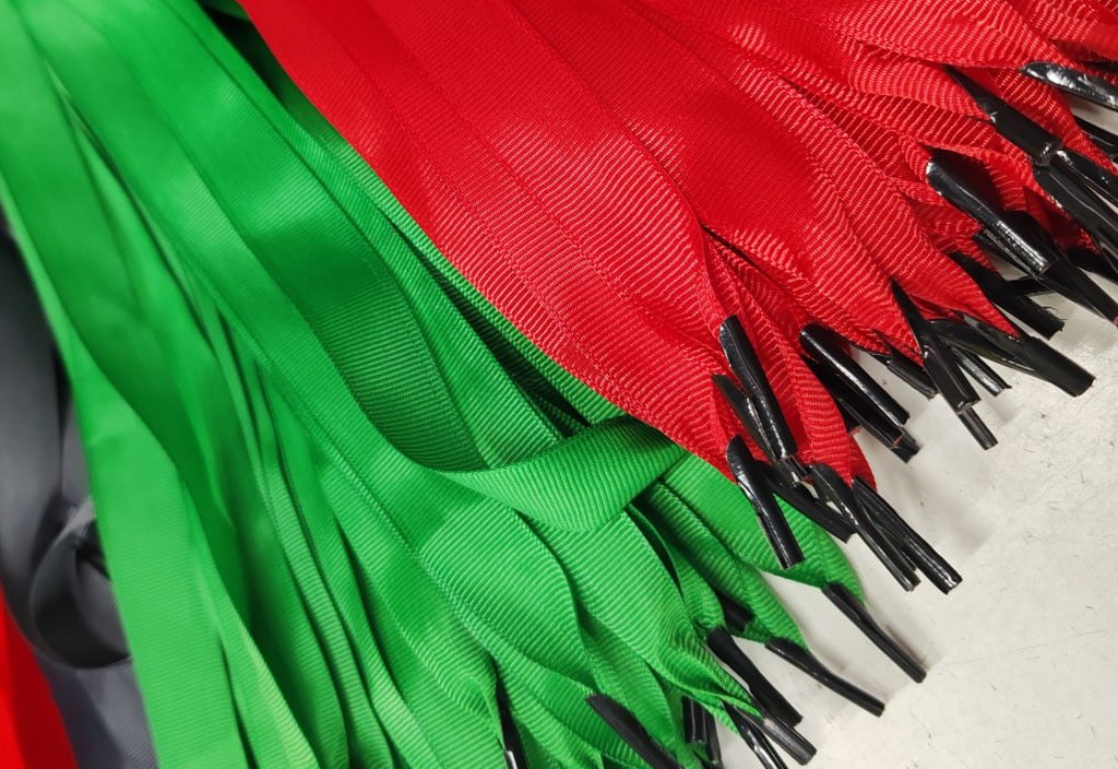 Ручки с пластиковыми наконечниками-фиксаторами